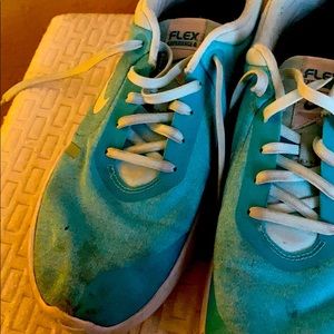 NikeFlex experience eight running shoes